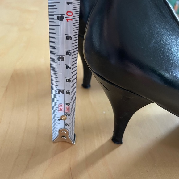 DKNYC black size 7.5 pump.  Career style heel, 2-3/4” heel - Picture 9 of 9